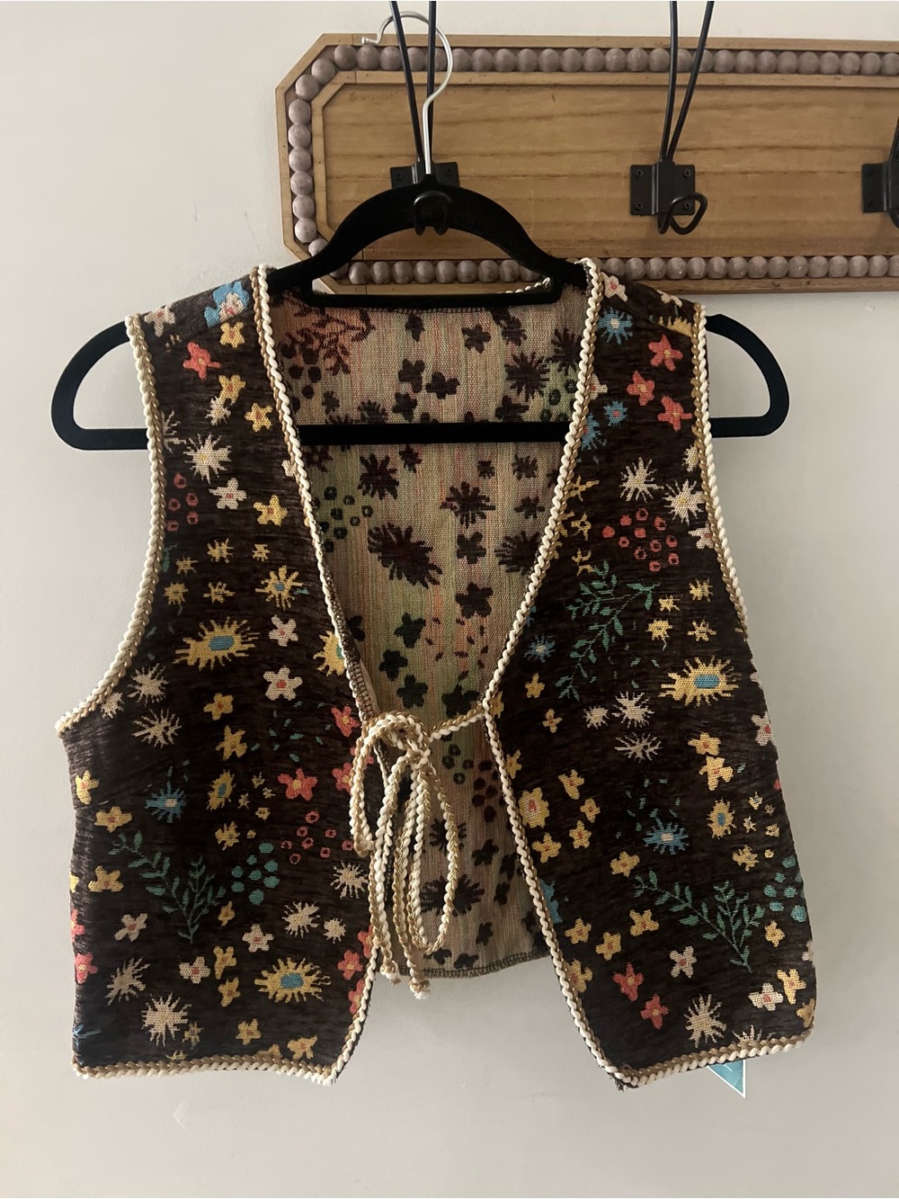 GORGLITTER Women's Sleeveless Tie Front Cardigan Vest Size L Brown Floral Rodeo